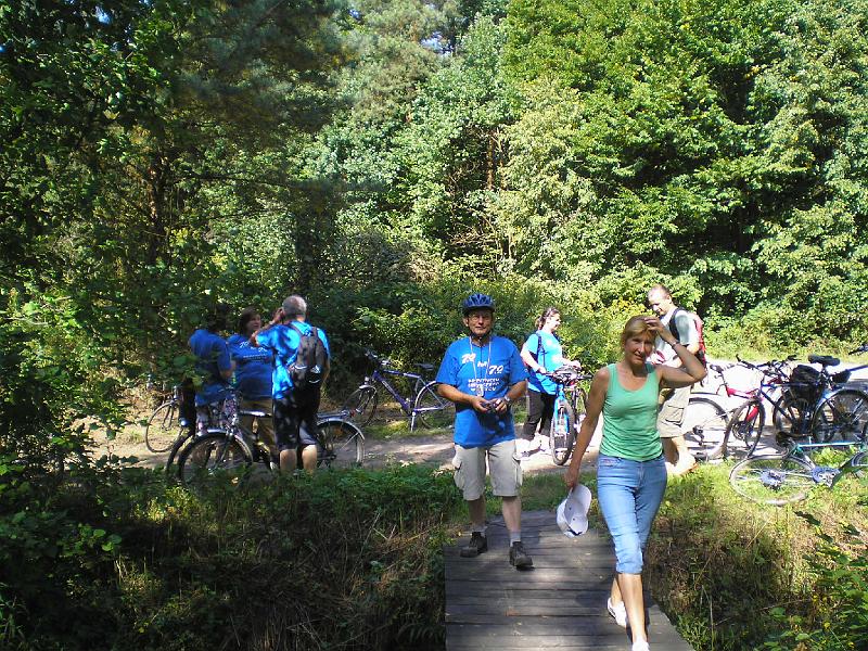 rowtras 042.jpg - Dojżżamy do leśnej kapliczki św.Huberta.